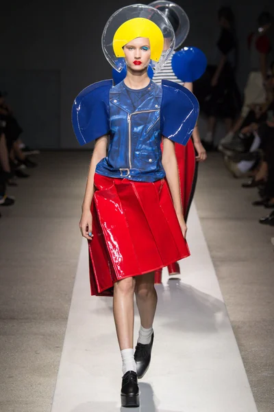 Look 24